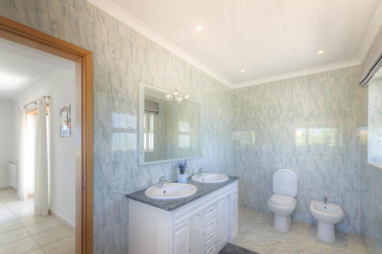 Villa Montanha: Luxury Coastal Retreat with Pool, Near Praia da Luz Exterior photo