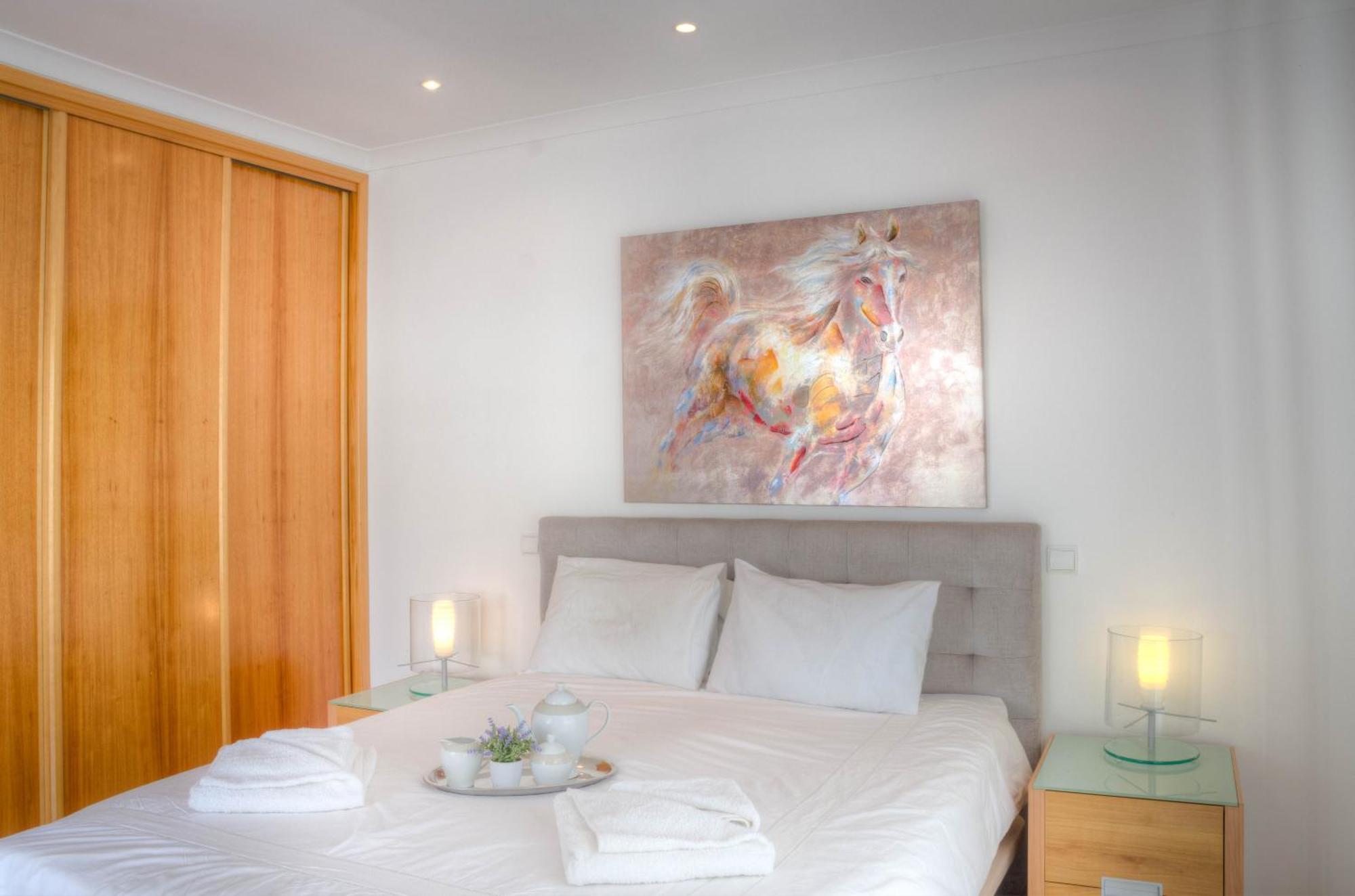 Villa Montanha: Luxury Coastal Retreat with Pool, Near Praia da Luz Exterior photo