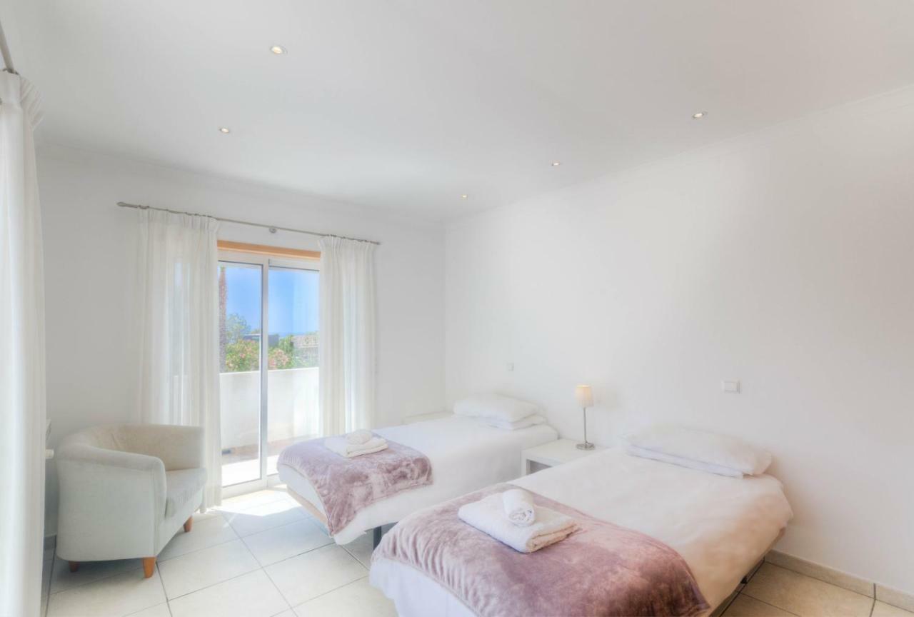 Villa Montanha: Luxury Coastal Retreat with Pool, Near Praia da Luz Exterior photo